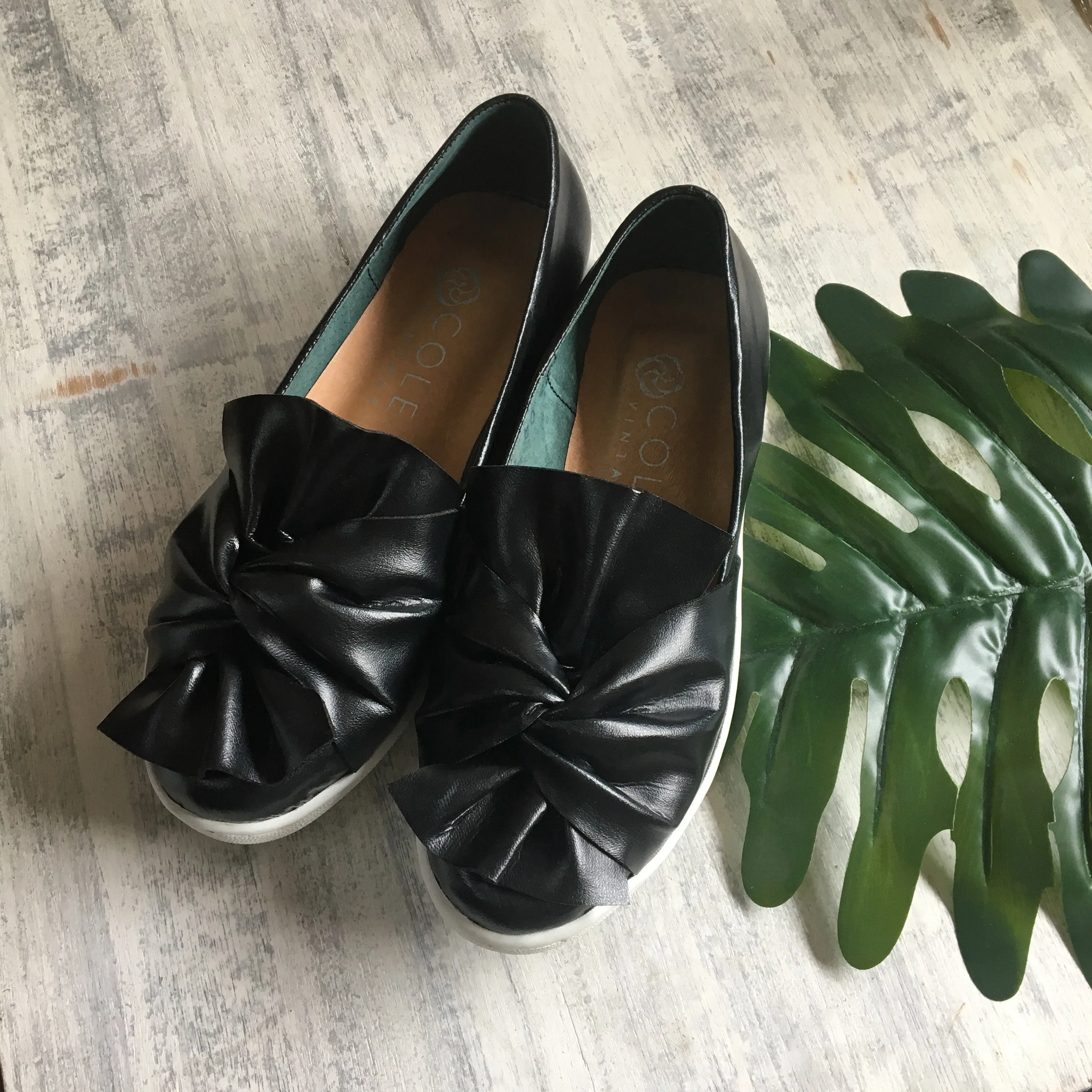 Dominican Knot Sneakers