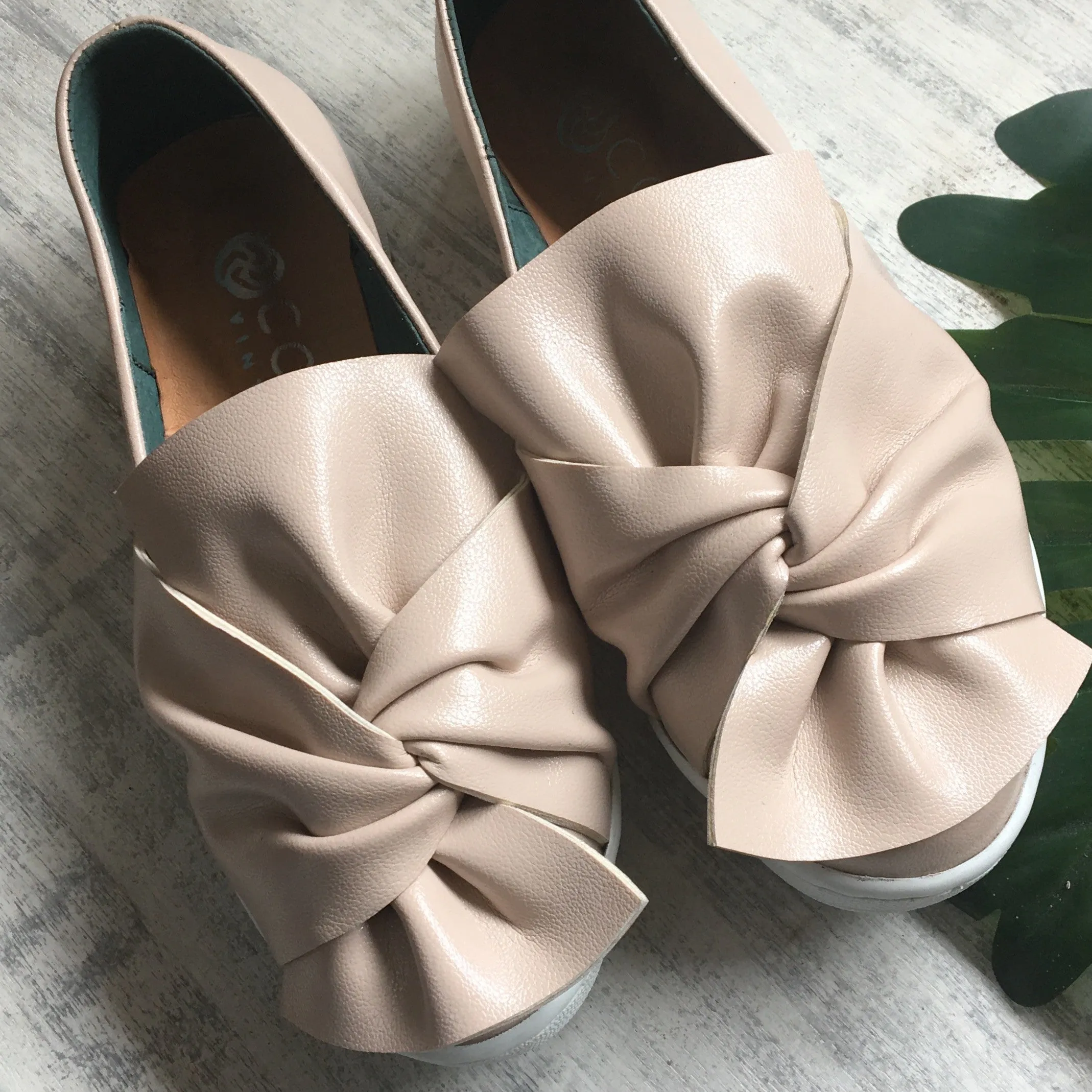 Dominican Knot Sneakers