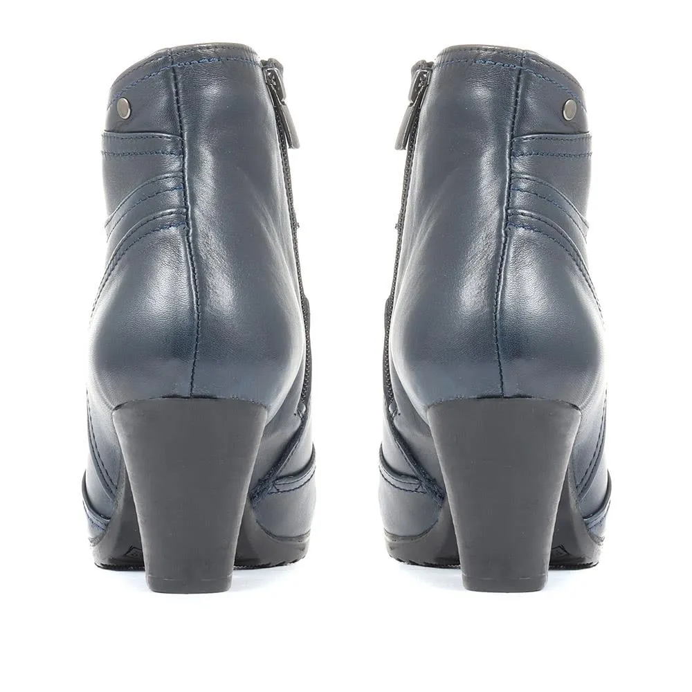 Leather Ankle Boots - VED34007 / 320 369